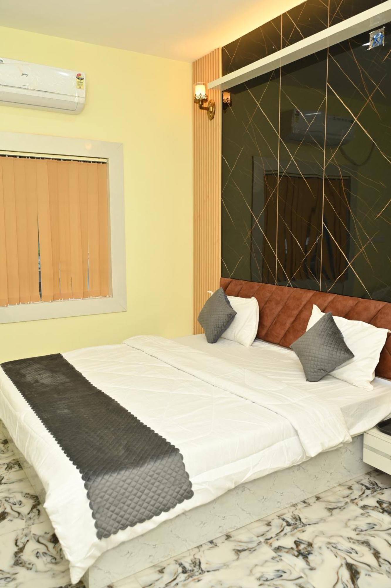 The Vintage Plaza Hotel Baripada ภายนอก รูปภาพ