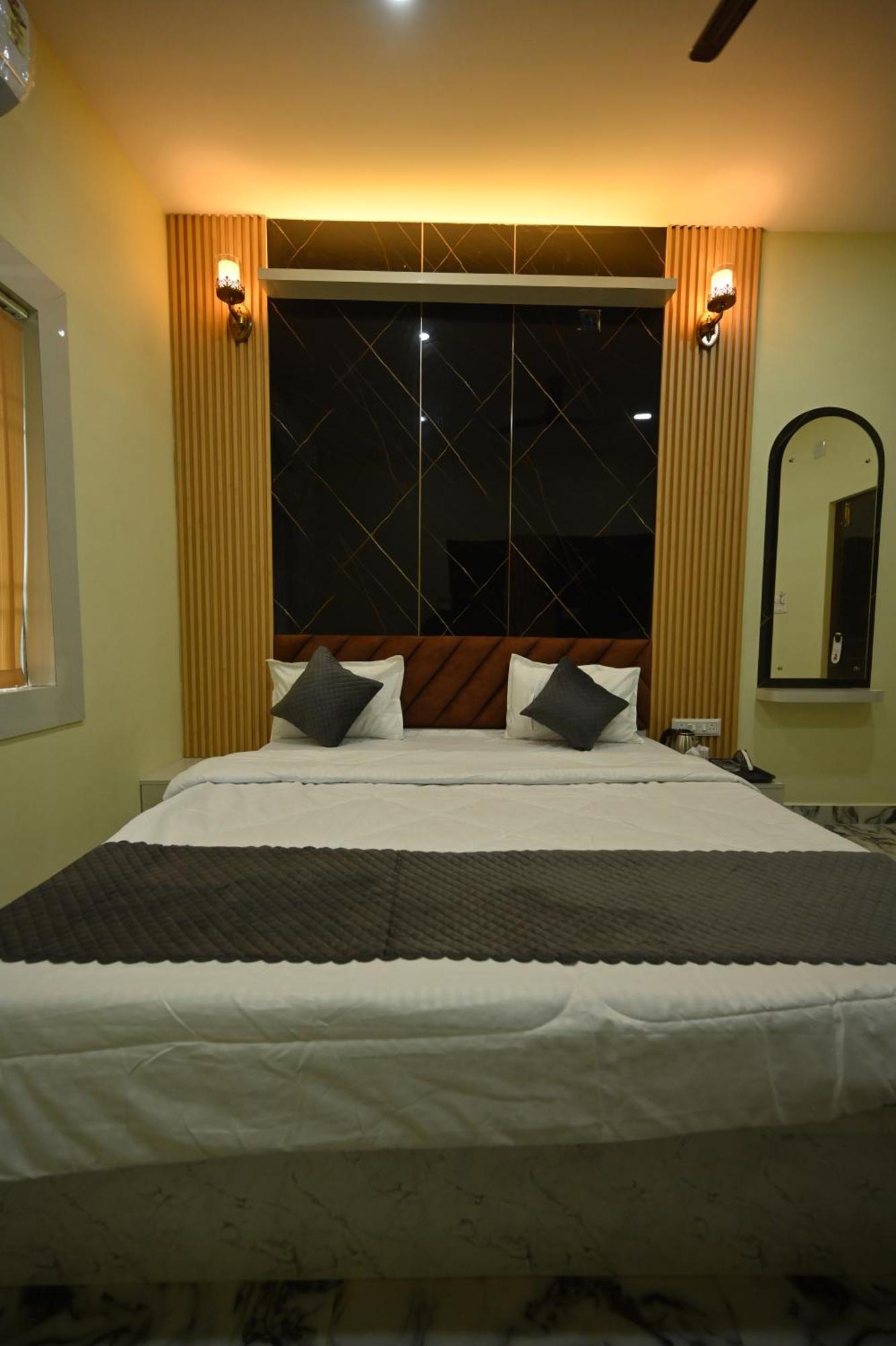 The Vintage Plaza Hotel Baripada ภายนอก รูปภาพ
